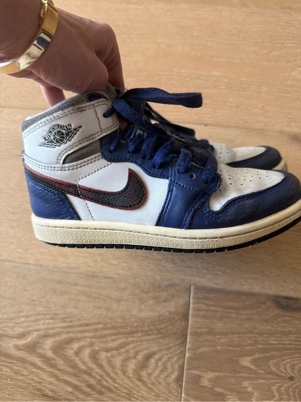 Nike Air Jordan 1 Mid Sneakers